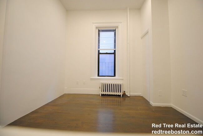 Foto del edificio - 270 Newbury St