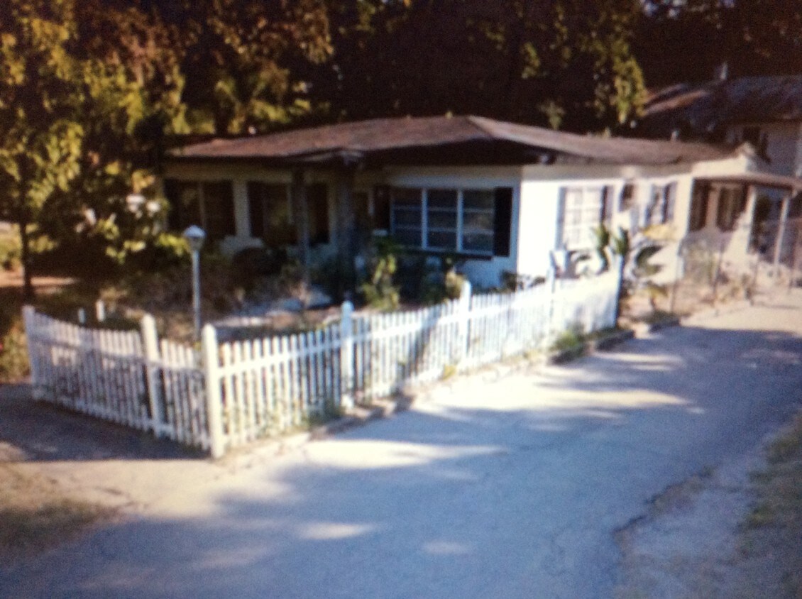 2242 23rd Ave S, Saint Petersburg, FL 33712 House Rental in Saint