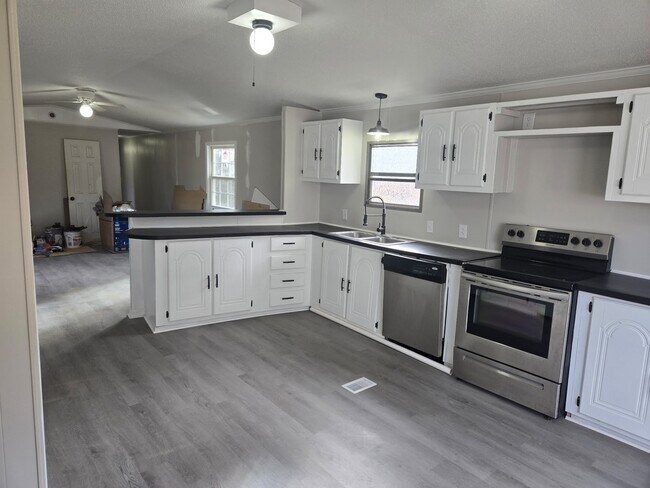 Foto del edificio - 8900 Kiger Rd