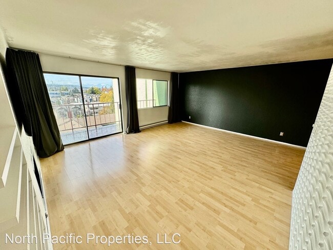 Building Photo - 2 br, 2 bath House - 3635 Fremont Ave N #403