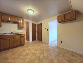 Building Photo - 843 Davidson St Building Photo - 843 Davidson St