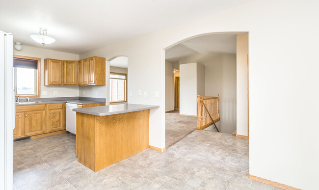 Building Photo - 808 S Whitewood Ave