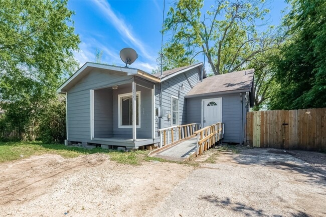 Building Photo - 4810 Carmen St
