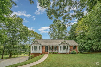 Building Photo - 4446 Pratt Ln