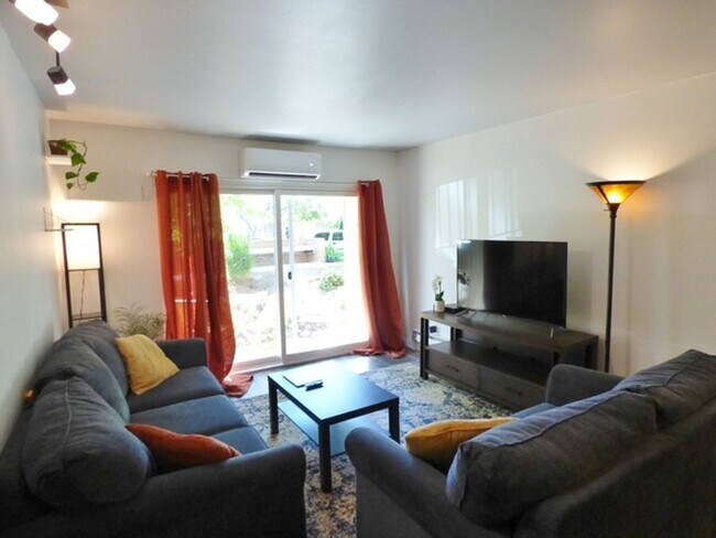 Foto del edificio - Downtown Living | 1 Bed • 1 Bath Ground-Level Condo | Available August 1!