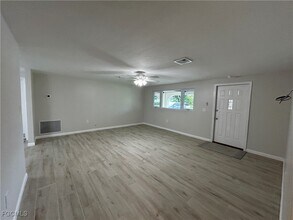 Building Photo - 6128 Cocos Dr