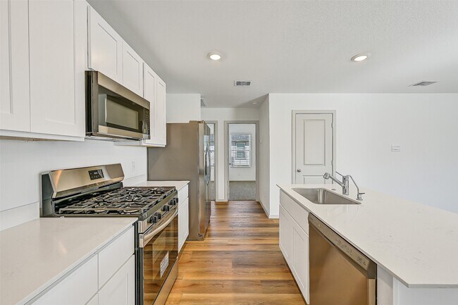 Building Photo - 1025 Bluegill Ln