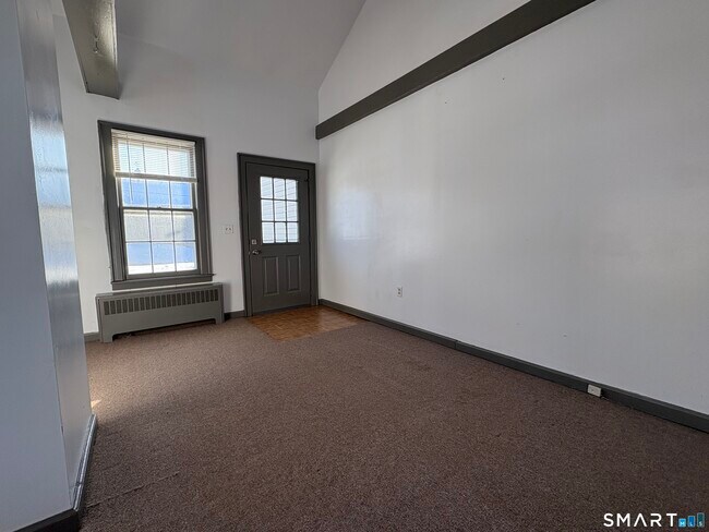 Building Photo - 320 Chamberlain Rd