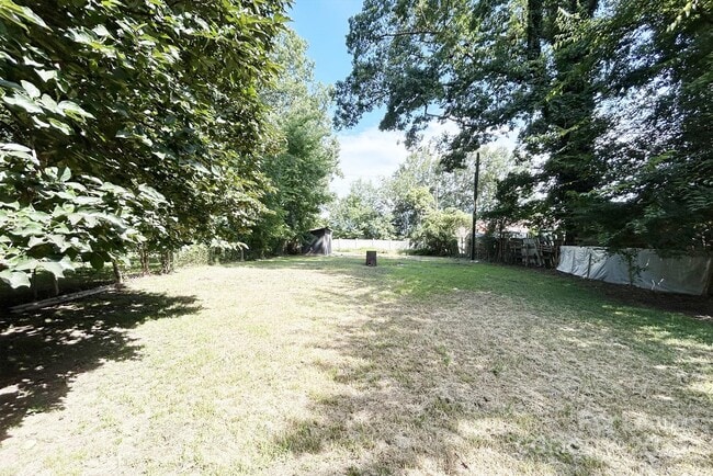 Building Photo - 312 N Linwood Ave