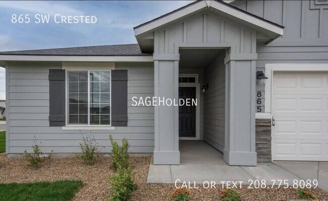 Building Photo - 865 SW Crested St
