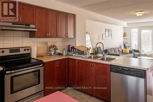 Building Photo - 2935 Hazelton Pl