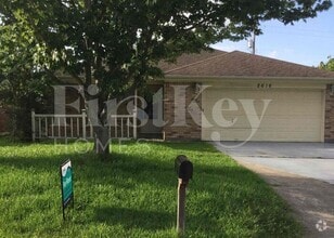 Building Photo - 2616 33rd Ave N