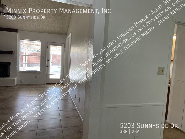 Foto del edificio - 5203 Sunnyside Dr.