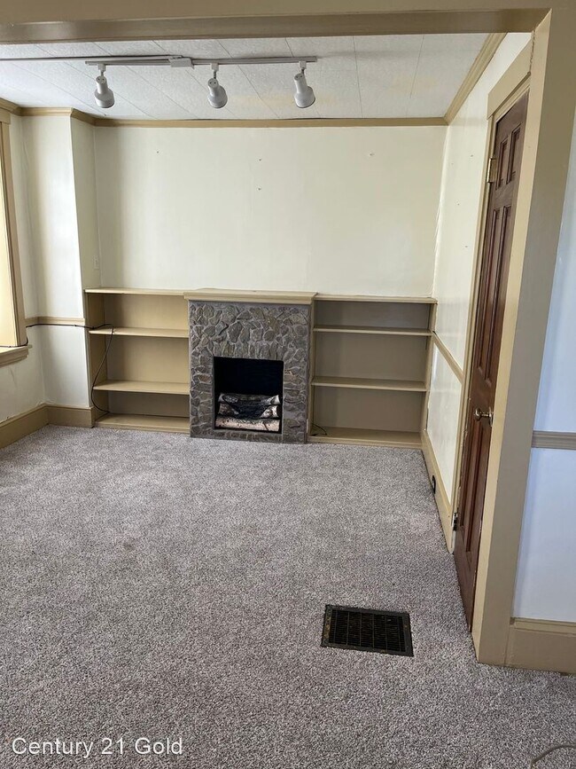 2 br, 1 bath House 2844 Moselem Springs Rd House Rental in