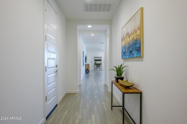 Foto del edificio - 2057 W Burnside Trail