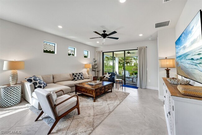 Building Photo - 12370 Canal Grande Dr