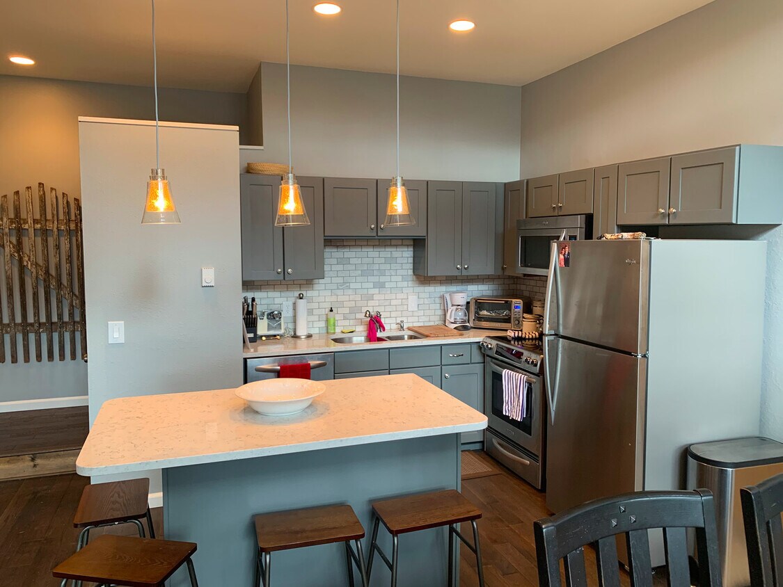 Foto principal - 63 Guyot Ln