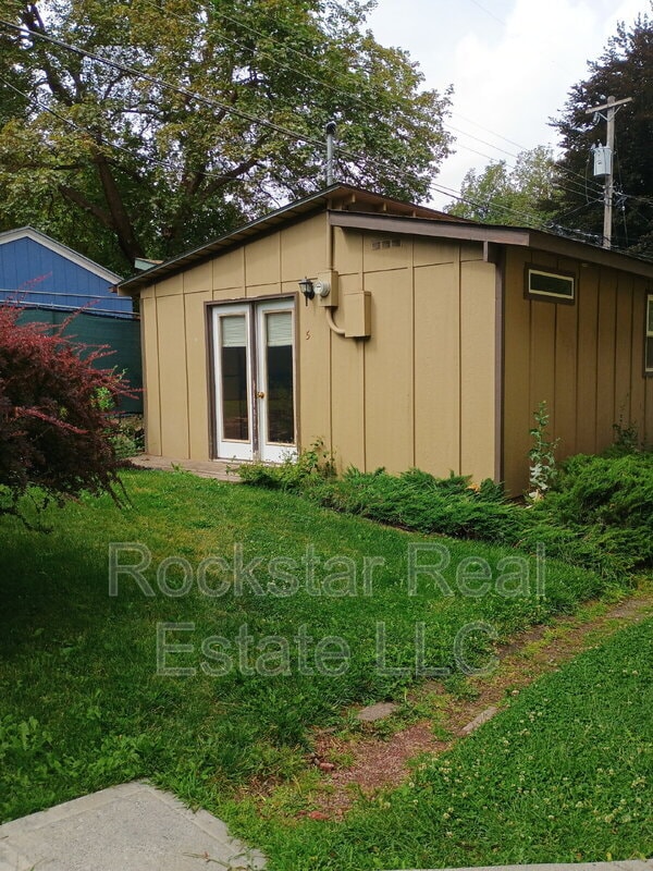 Building Photo - 1420 E 16th Ave