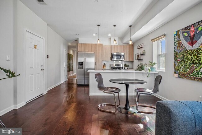 Foto del edificio - 1346 Nicholson St NW