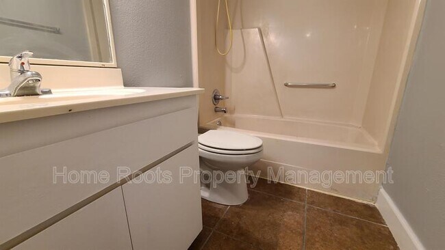 Foto del edificio - 686 N Betty Jo Dr