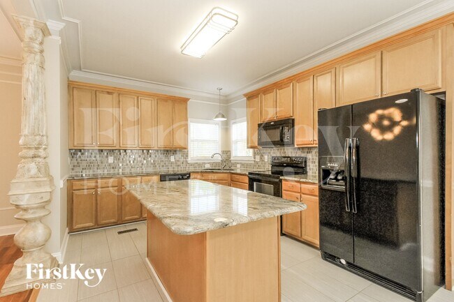 Foto del edificio - 7240 Orchard Path Dr