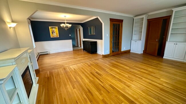 Building Photo - 62 Edgecliff Rd