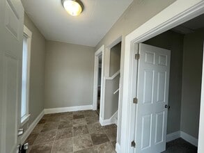 Building Photo - 713 N 12th St