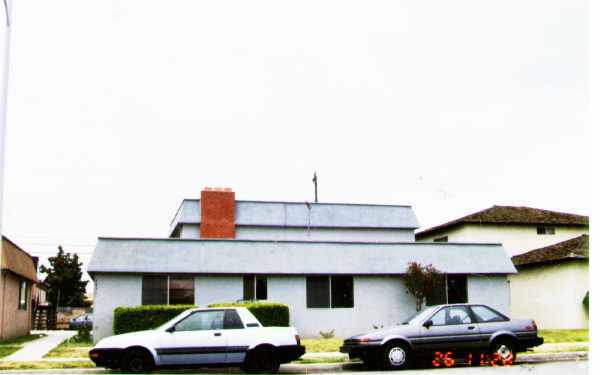 Building Photo - 4831 Petit Dr