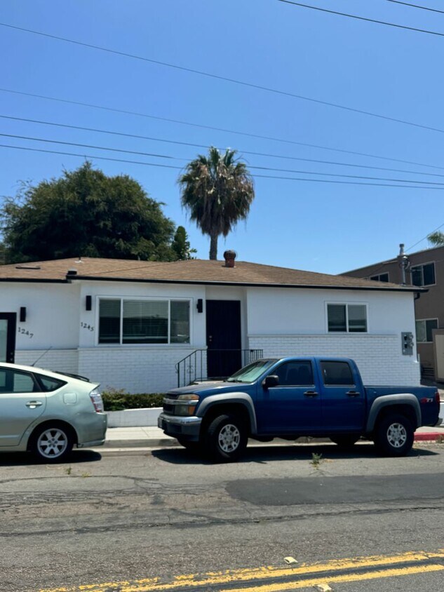 Primary Photo - Colusa &amp; Lauretta