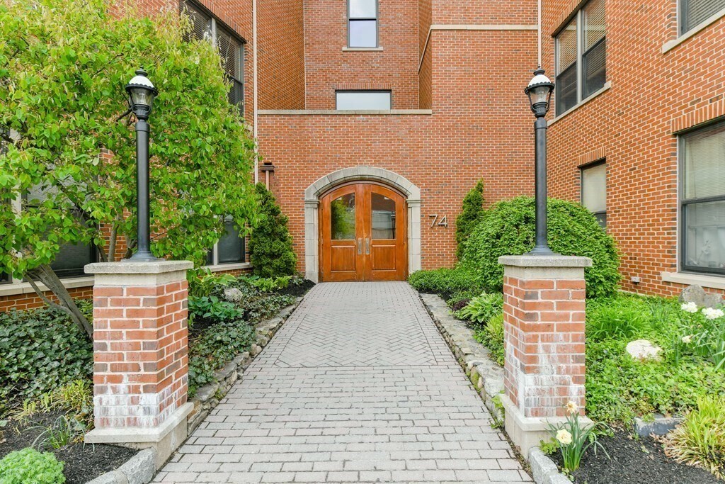 Primary Photo - 74 Kent St