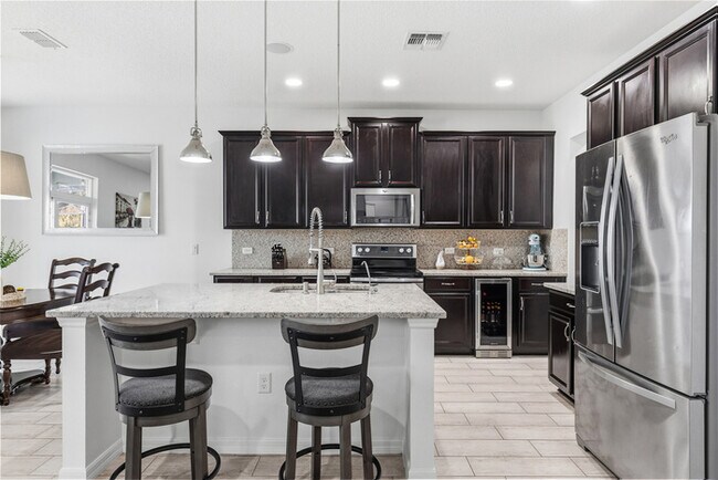 Foto del edificio - Waterfront Lake Nona Pool Home