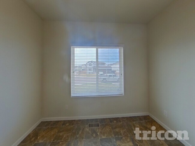 Foto del edificio - 6585 Kearsarge Dr
