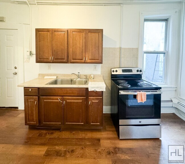 Foto del edificio - AVENUE L