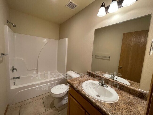 Foto del edificio - 5651 N Purple Ln