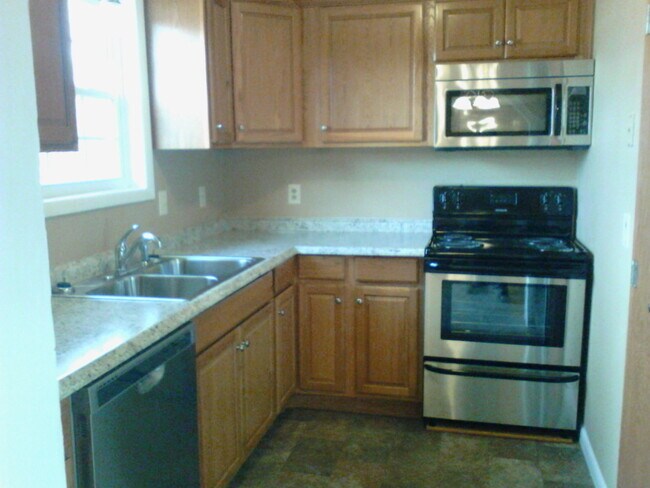 Building Photo - 324 Peggy Dr