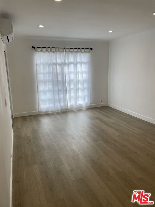Foto del edificio - 1254 N Orange Grove Ave