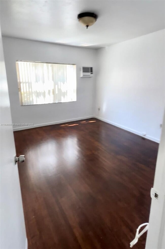 Building Photo - 42 Majorca Ave