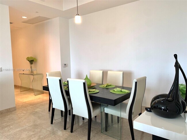 Foto del edificio - 16001 Collins Ave