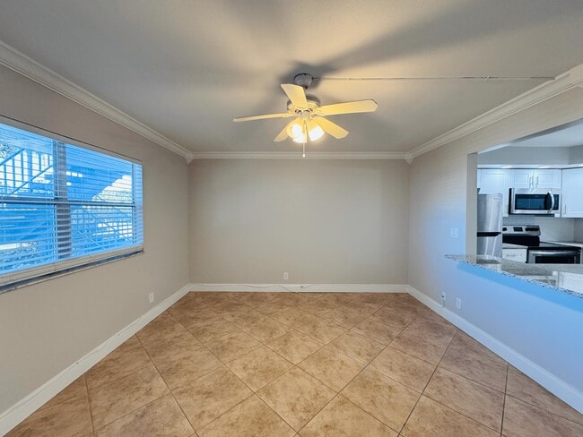 Building Photo - 602 Saxony Ln
