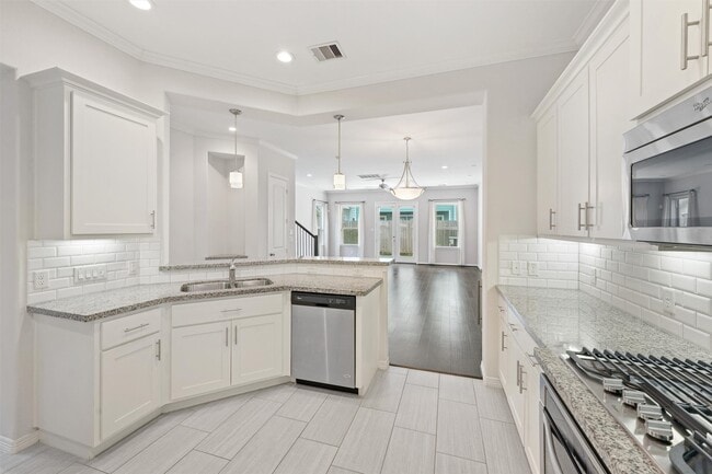 Building Photo - 2107 Crockett St