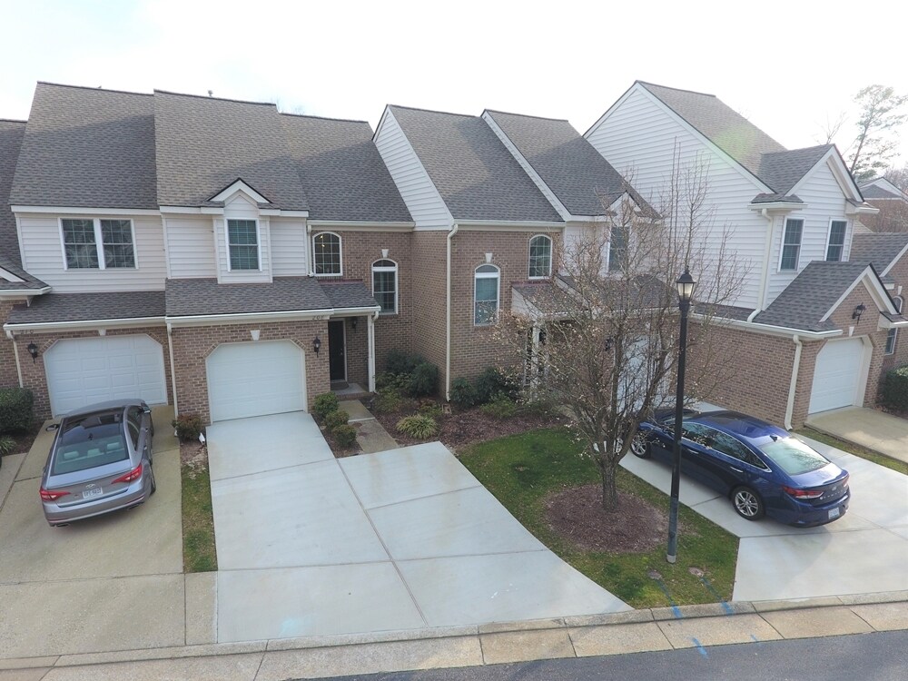 Primary Photo - 208 Bluff Terrace