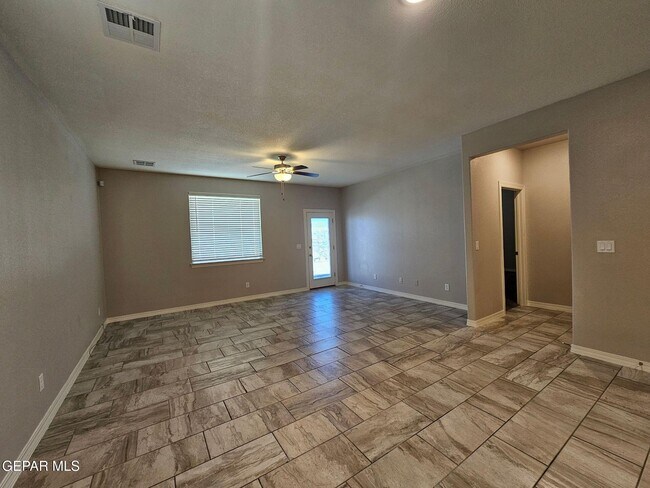 Building Photo - 3980 Desert Nomad Dr