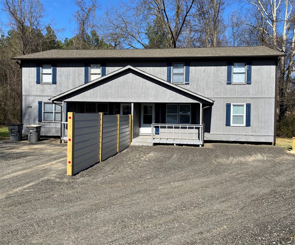 Foto principal - Townhouse style 4bed, 2bath duplex in Cul-...