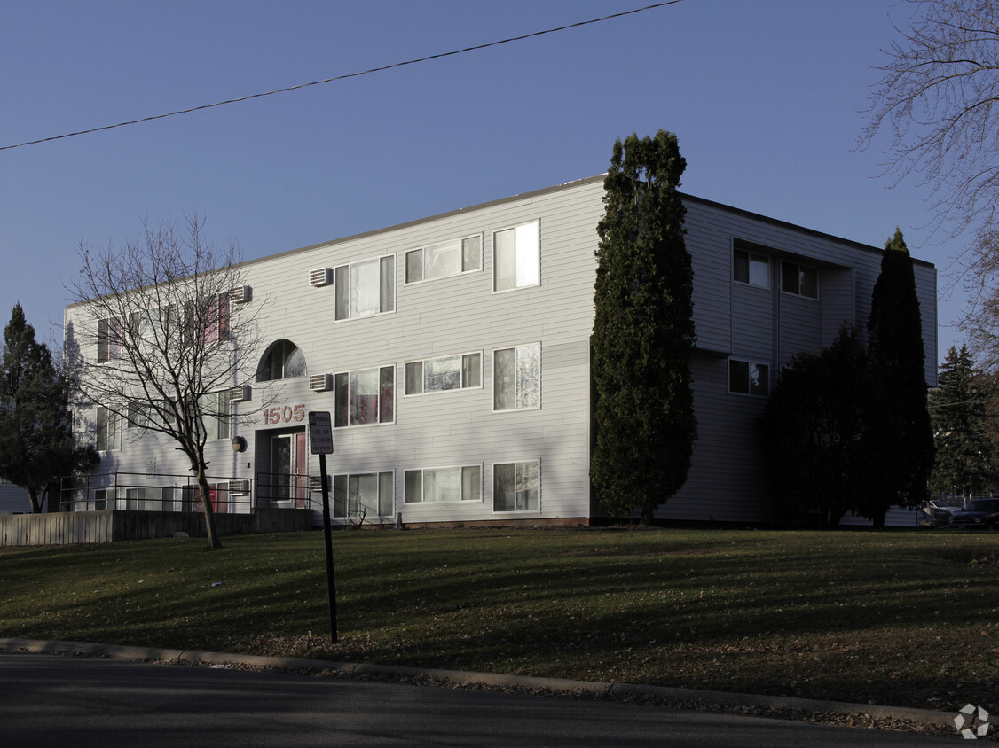 Building Photo - La Cruz Community