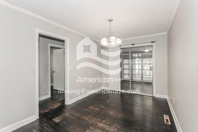 Building Photo - 1303 Whitehorse St