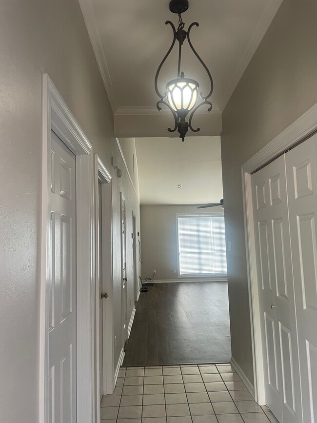 Foto del edificio - 2432 Melody Ln