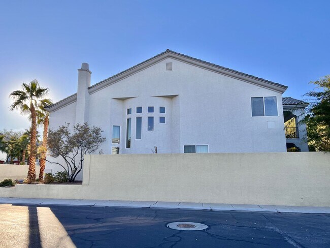 Building Photo - AMAZING 2 STORY HOME 4BD/4.5BA IN RHODES R...