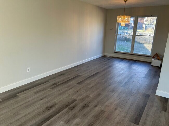 Foto del edificio - 244 Newport Rd