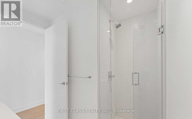 Building Photo - 7 Grenville St