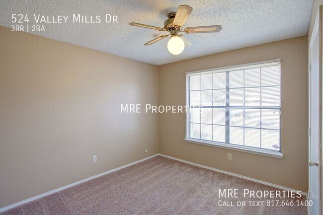 Foto del edificio - 524 Valley Mills Dr